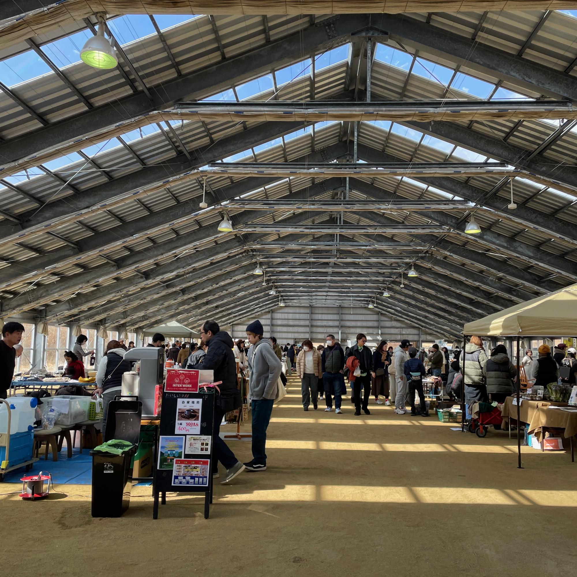 真冬のフリーマーケットの様子