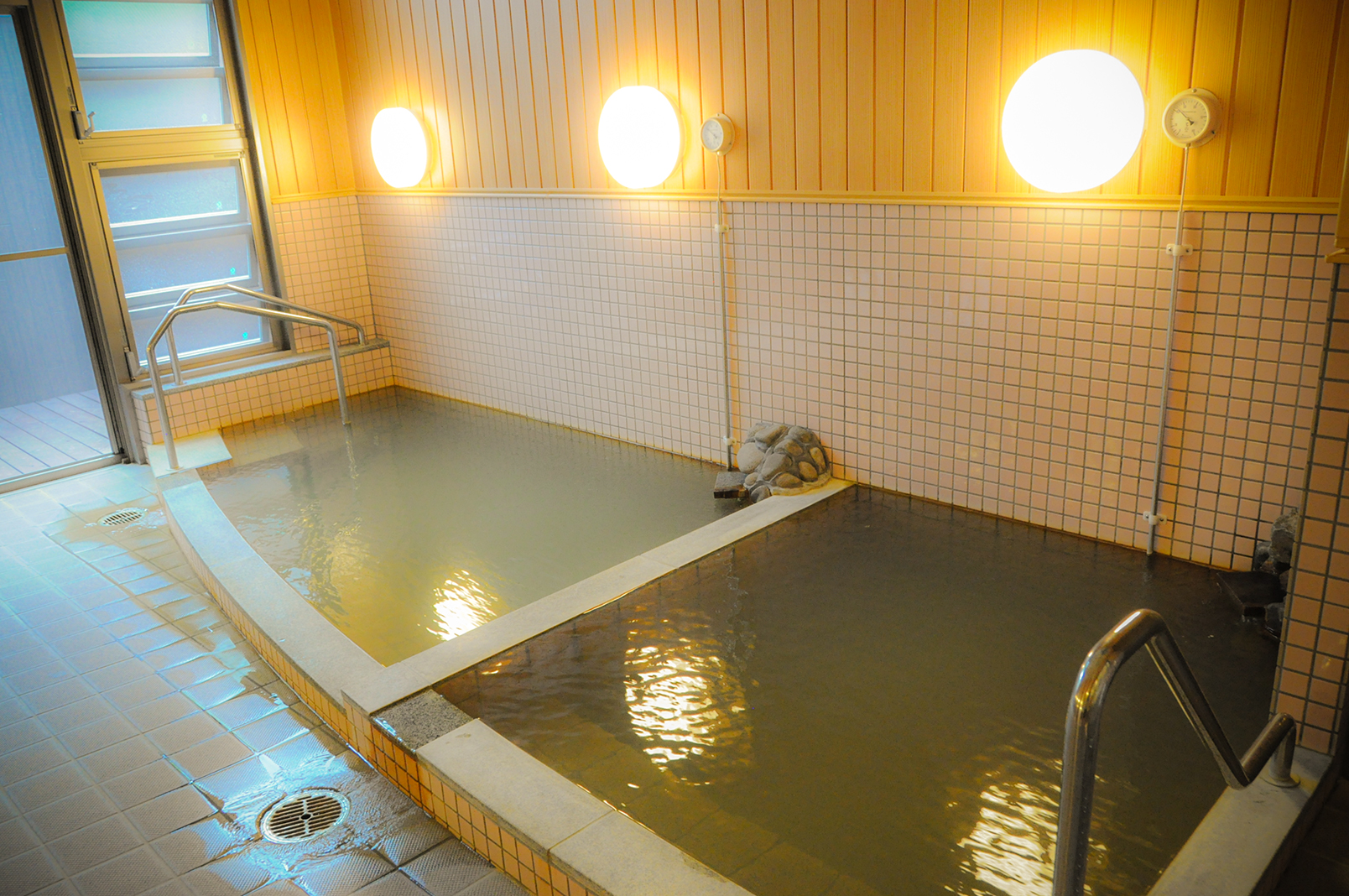 御湯船温泉の湯舟