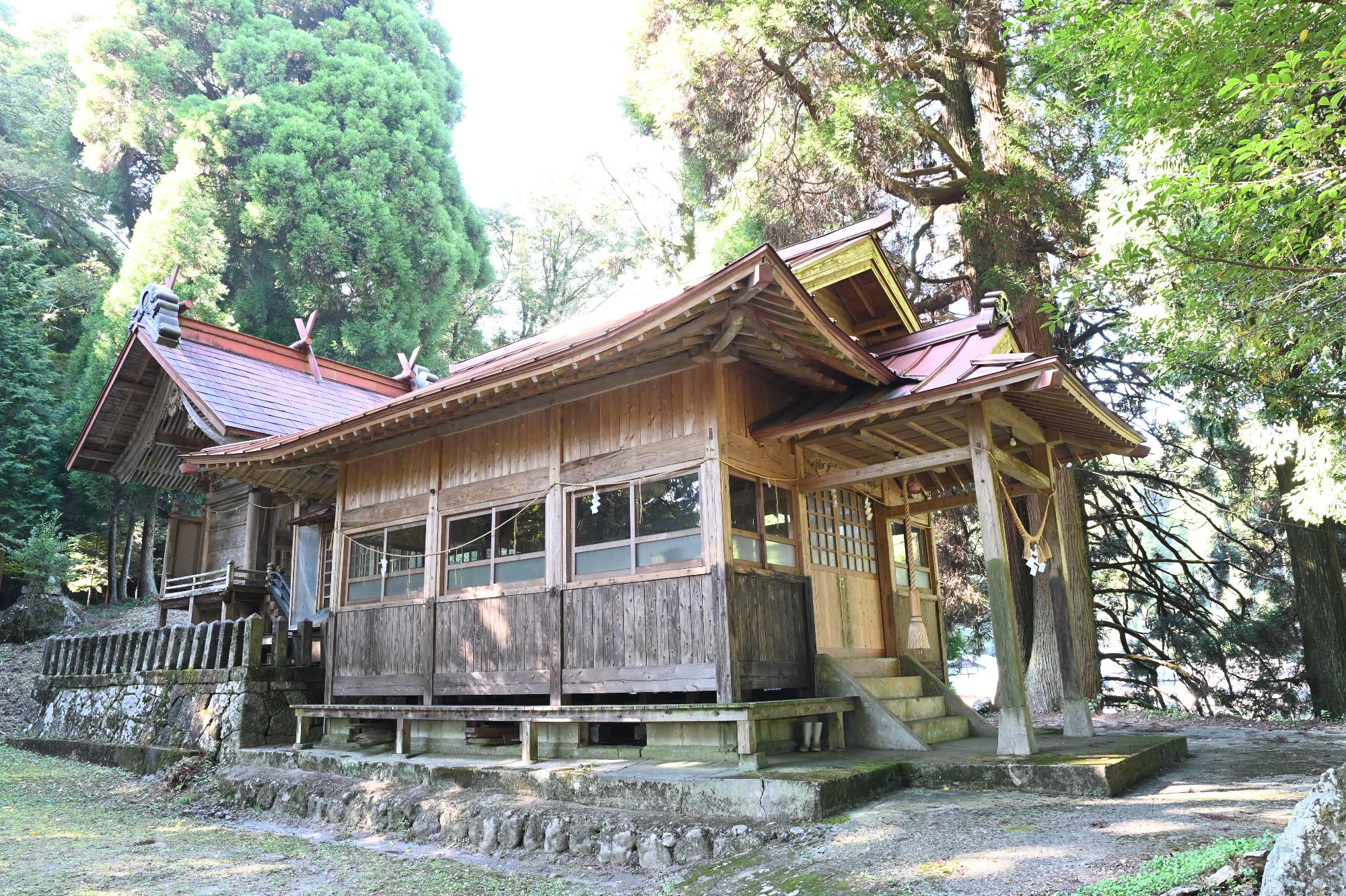 乙宮神社の境内の様子